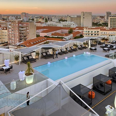 โรงแรมอีปิก ซานา ลิสบัว ลิสบอน ภายนอก รูปภาพ The hotel's rooftop pool