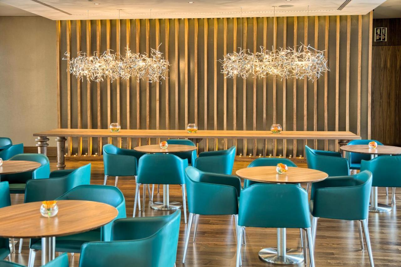 โรงแรมอีปิก ซานา ลิสบัว ลิสบอน ภายนอก รูปภาพ The lounge at the airport