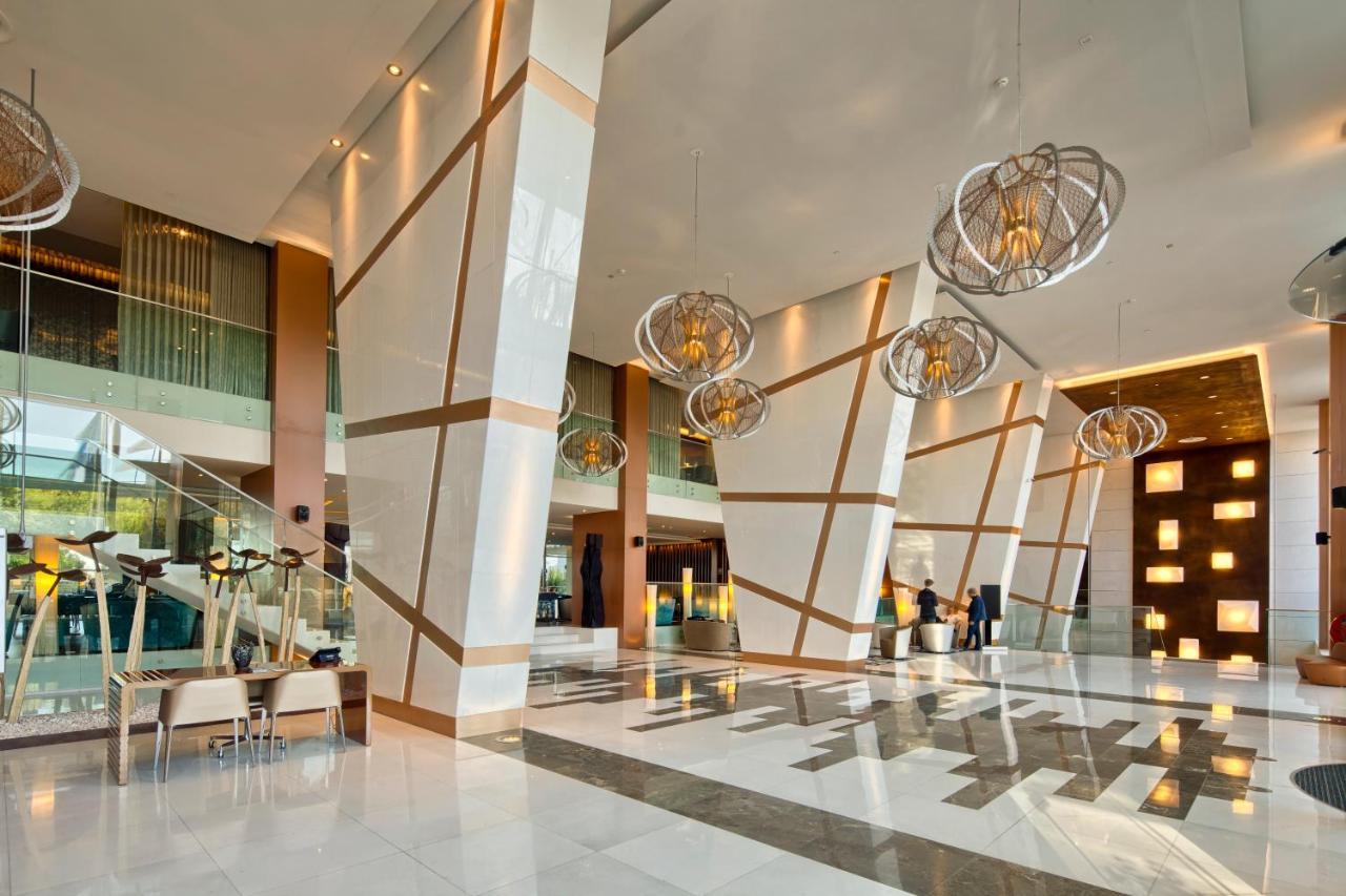 โรงแรมอีปิก ซานา ลิสบัว ลิสบอน ภายนอก รูปภาพ The lobby of the hotel