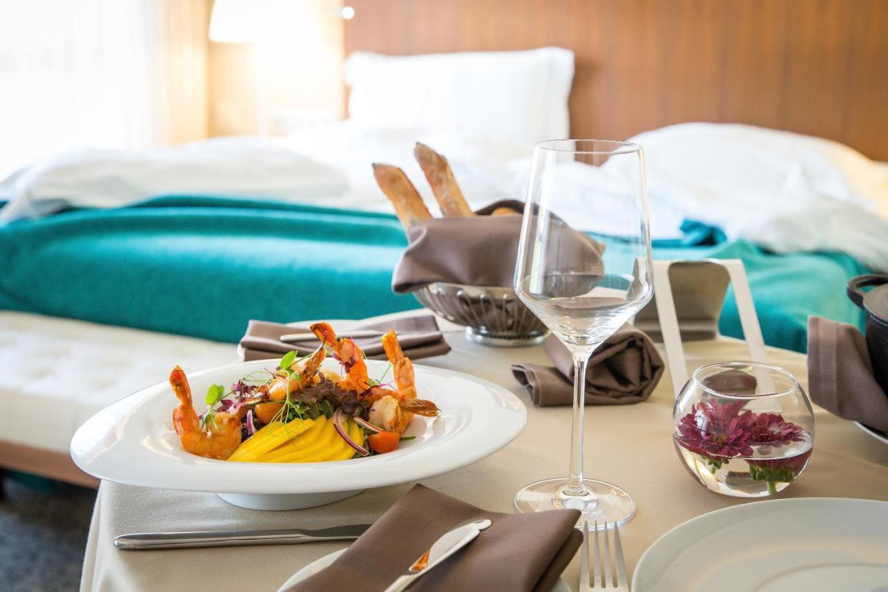 โรงแรมอีปิก ซานา ลิสบัว ลิสบอน ภายนอก รูปภาพ Room service