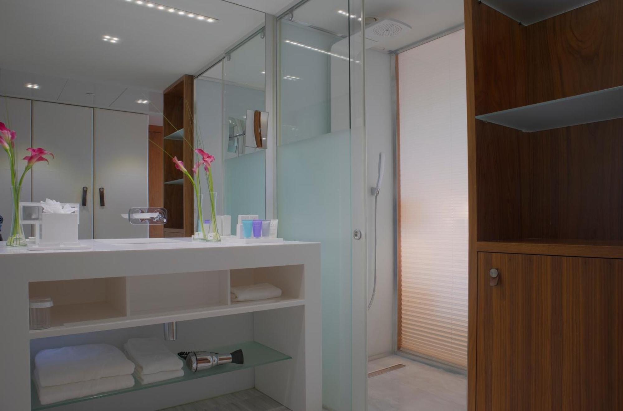 โรงแรมอีปิก ซานา ลิสบัว ลิสบอน ห้อง รูปภาพ Bathroom