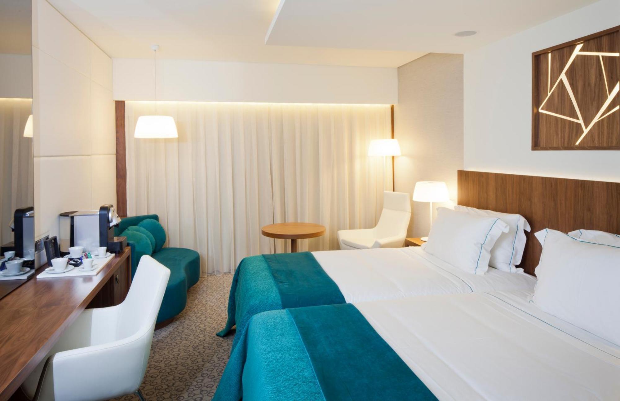 โรงแรมอีปิก ซานา ลิสบัว ลิสบอน ห้อง รูปภาพ A room at the hotel