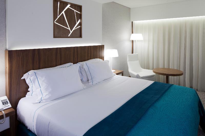 โรงแรมอีปิก ซานา ลิสบัว ลิสบอน ภายนอก รูปภาพ A room at the hotel